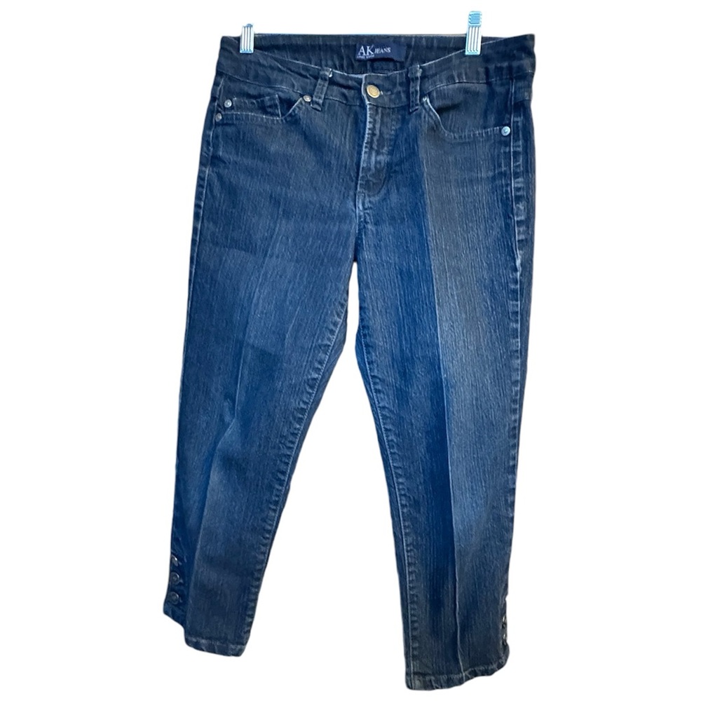 Anne Klein capris with accent buttons